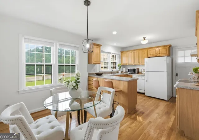 image of 1975 Cooper Lake Rd Se, Smyrna, GA 30080 | MLS# 10816087