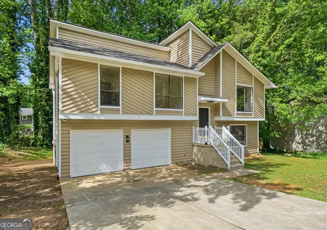 3rd image of 996 Park Forest Trl Nw, Lilburn, GA 30047 | MLS# 10816646