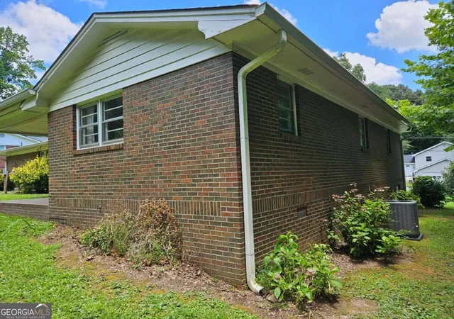 4th image of 327 Kensington Cir, Bremen, GA 30110 | MLS# 10813614