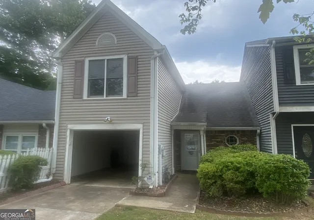 Homes for sale in Riverdale, GA | 384 Lakeridge Ct, Riverdale, GA 30274 | MLS# 10768394