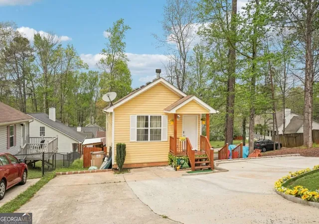 Single family home for sale at 3115 Century Dr, Cumming, GA 30041 | MLS# 10873767