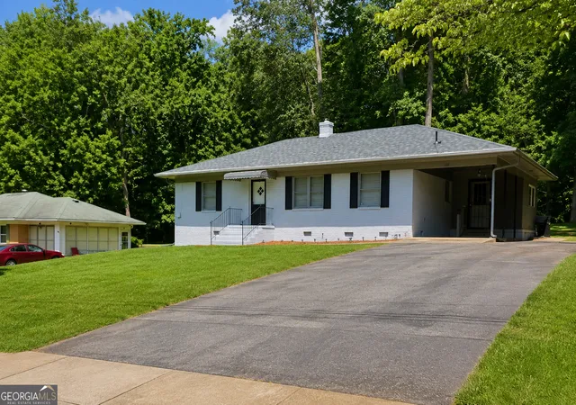 2nd image of 109 Club Dr, Stockbridge, GA 30281 | MLS# 10816632