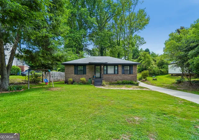 Photo 2 of Single family home for sale at 751 Springer Dr, Griffin, GA 30224 | MLS# 10802828 | Listing updated on 2026-08-14