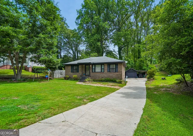 Photo 3 of Single family home for sale at 751 Springer Dr, Griffin, GA 30224 | MLS# 10802828 | Listing updated on 2026-08-14