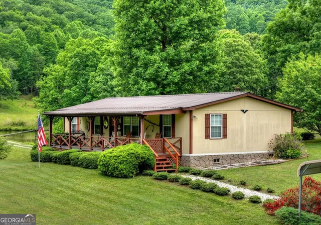 Photo 3 of Sale Pending at 2011 Ac Mountain View Rd, Mc Caysville, GA 30555 | MLS# 10772505 | Listing updated on 2026-09-29