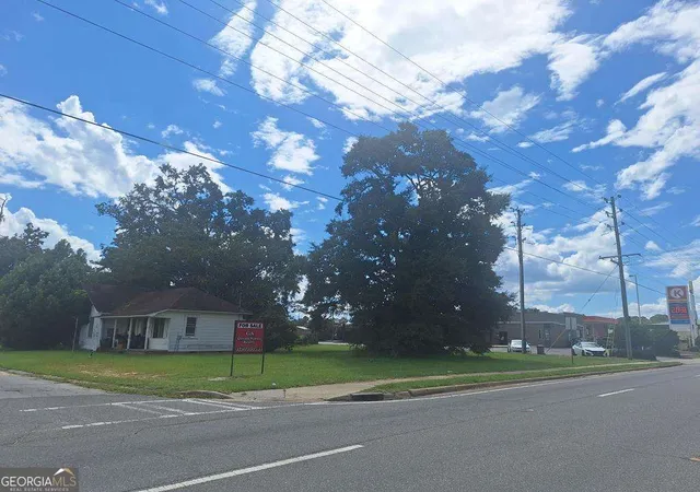 Homes for sale in Alma, GA | 403 S Ware St, Alma, GA 31510 | MLS# 10716062