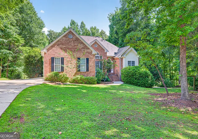 Homes for sale in Commerce, GA | 323 Oconee Ln, Commerce, GA 30529 | MLS# 10793385