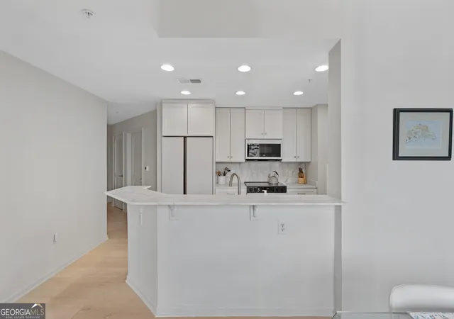 2nd image of 3040 Peachtree Rd Nw #211, Atlanta, GA 30305 | MLS# 10809165
