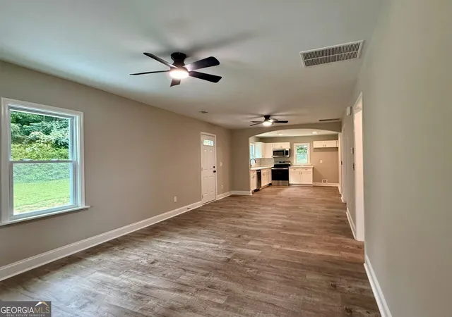 Photo 4 of Sale Pending at 522 Spring St, Carrollton, GA 30117 | MLS# 10818454 | Listing updated on 2026-08-16