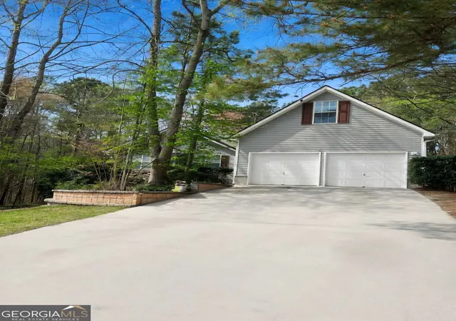 2nd image of 2072 Amberly Crossing Ln, Dacula, GA 30019 | MLS# 10803864
