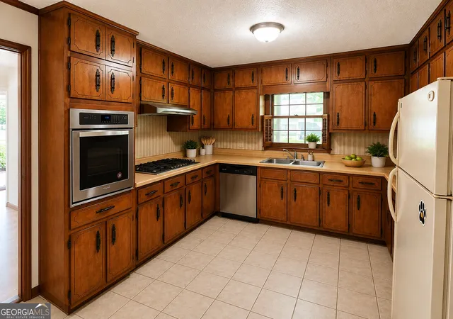 Photo 4 of Sale Pending at 1940 Old Concord Dr Se, Covington, GA 30016 | MLS# 10826038 | Listing updated on 2026-09-02