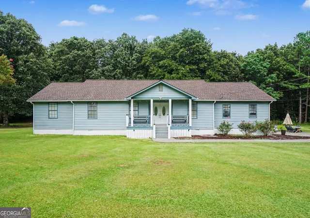 Photo 1 of Single family home for sale at 900 Stone Lea Tr, Oxford, GA 30054 | MLS# 10825351 | Listing updated on 2026-08-29