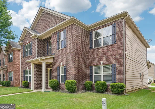 Photo 2 of Sale Pending at 60 Matador Way, Newnan, GA 30263 | MLS# 10569479 | Listing updated on 2025-11-18