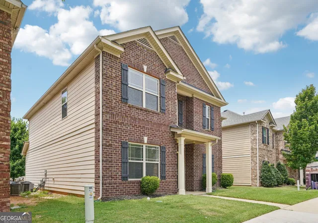 Photo 3 of Sale Pending at 60 Matador Way, Newnan, GA 30263 | MLS# 10569479 | Listing updated on 2025-11-18