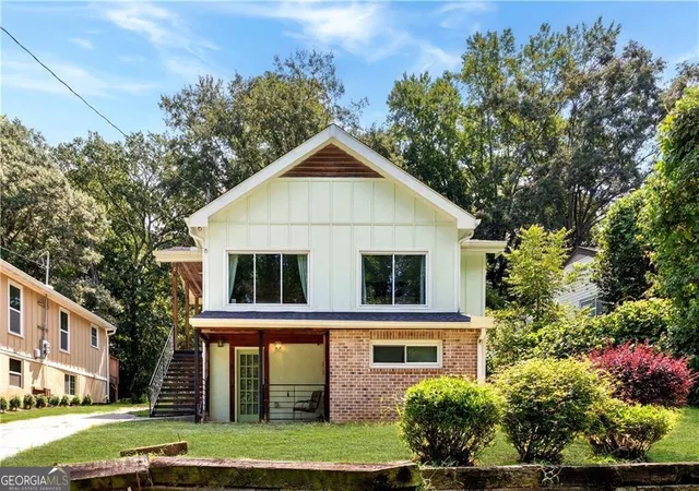 Photo 1 of Sale Pending at 133 Arcadia Cir Nw, Atlanta, GA 30314 | MLS# 10828512 | Listing updated on 2026-09-14