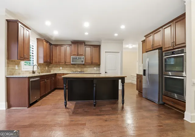Photo 2 of Mansion for sale at 115 Cochran Farms Dr, Roswell, GA 30075 | MLS# 10741020 | Listing updated on 2026-09-18