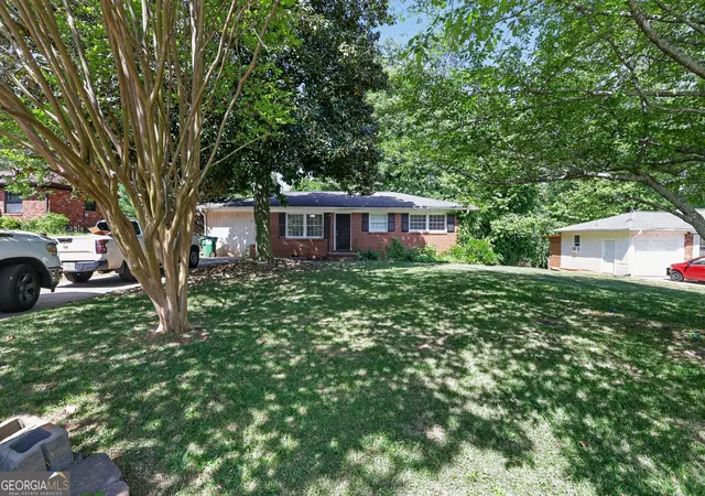 Photo 2 of Single family home for sale at 2370 Wakita Dr Se, Marietta, GA 30060 | MLS# 10739963 | Listing updated on 2026-09-07