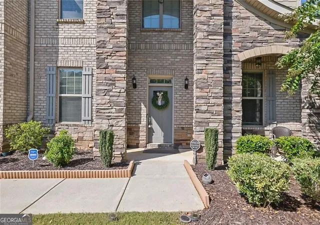 Photo 3 of Single family home for sale at 4550 Point Rock Dr, Buford, GA 30519 | MLS# 10830138 | Listing updated on 2026-09-19