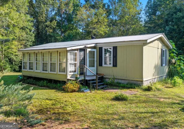 Homes for sale in Talking Rock, GA | 2450 Jones Mountain Rd, Talking Rock, GA 30175 | MLS# 10657188