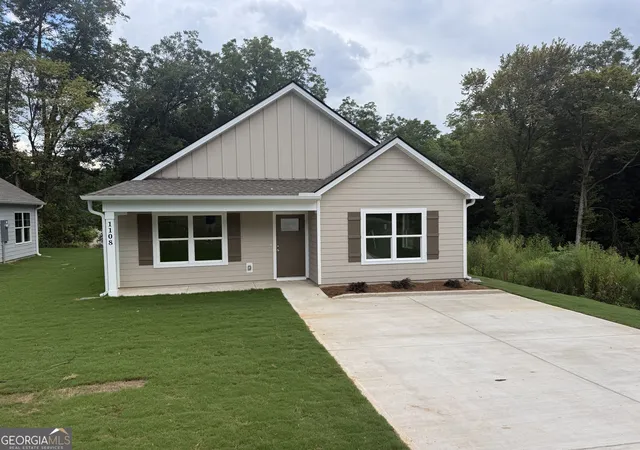 1st image of 1108 7th St, West Point, GA 31833 | MLS# 10784355