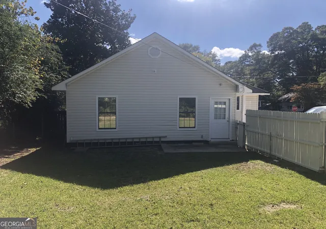 Photo 4 of Single family home for sale at 300 Fourth Ave, Thomaston, GA 30286 | MLS# 10835959 | Listing updated on 2026-09-13