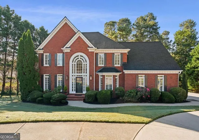 Single family home for sale at 305 Ivy Brk Ct, Alpharetta, GA 30004 | MLS# 10873262