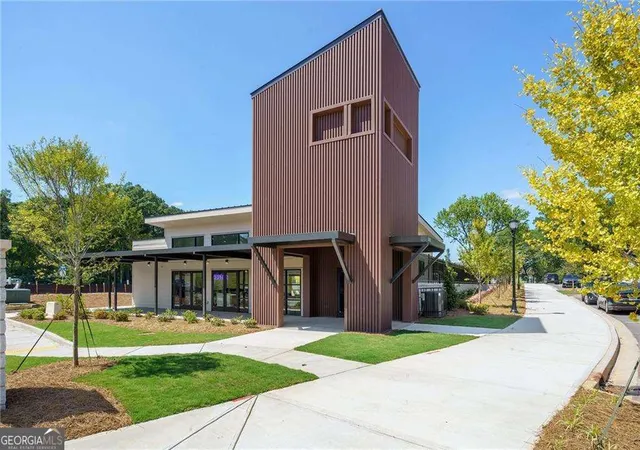 4th image of 1354 Breezy St SE, Atlanta, GA 30315