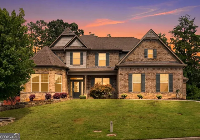 2nd image of 810 Grand Reserve Dr, Suwanee, GA 30024 | MLS# 10824006