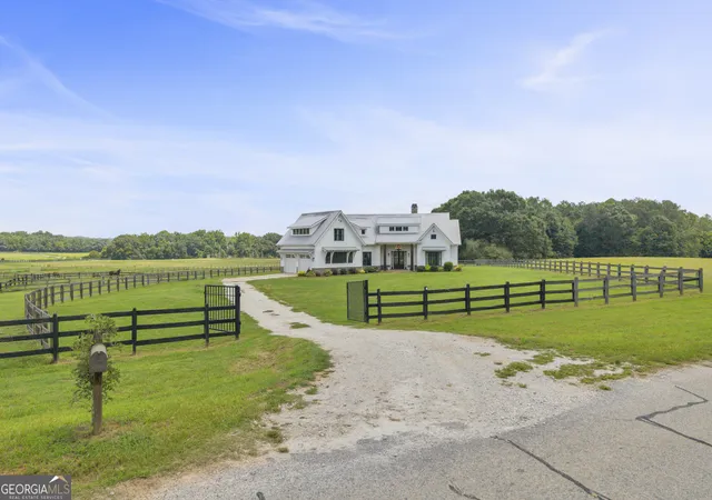 2nd image of 872 Woodlawn Rd, Mansfield, GA 30055 | MLS# 10810013