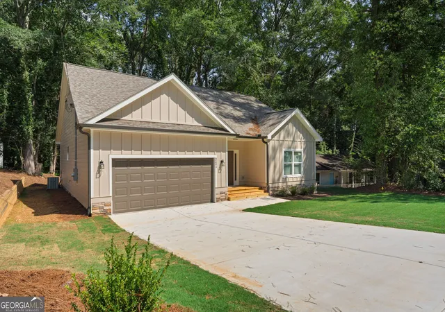 Photo 3 of Single family home for sale at 9241 Raven Dr, Jonesboro, GA 30238 | MLS# 10830982 | Listing updated on 2026-09-09