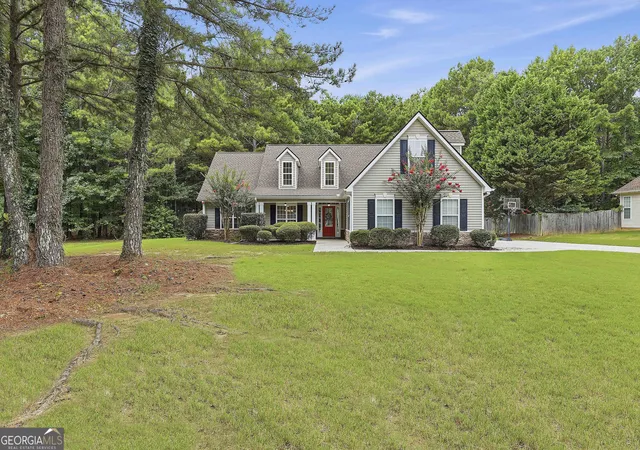 Photo 2 of Single family home for sale at 311 Ivy Vale Ct, Tyrone, GA 30290 | MLS# 10800740 | Listing updated on 2026-09-12