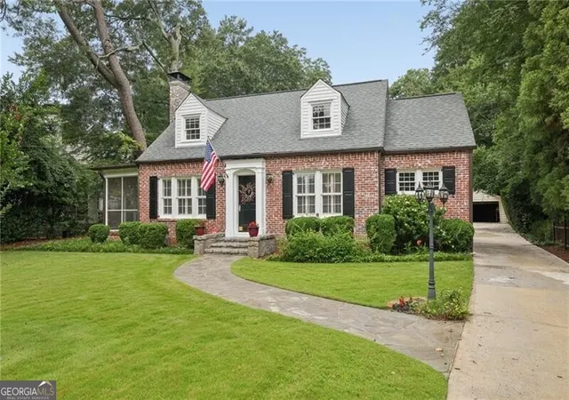 Photo 3 of Sale Pending at 3054 Peachtree Dr NE, Atlanta, GA 30305 | MLS# 10821185 | Listing updated on 2026-10-30
