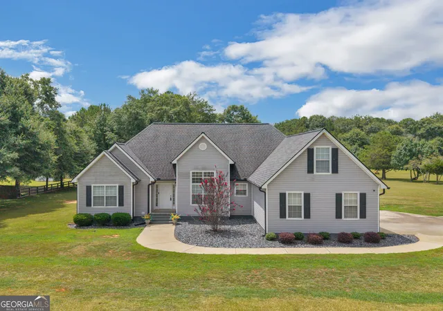 2nd image of 420 Colvin Dr, Locust Grove, GA 30248 | MLS# 10813323