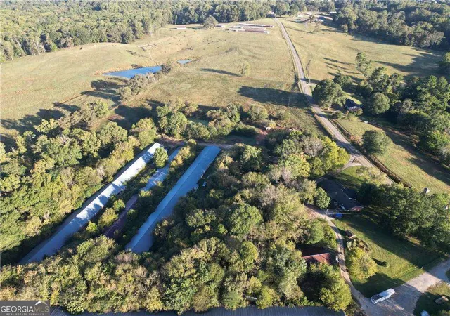 Photo 4 of Sale Pending at 4592 Waters Rd, Woodstock, GA 30188 | MLS# 10619230 | Listing updated on 2026-03-03