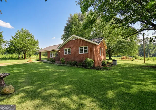 Photo 3 of Single family home for sale at 1711 Hebron Church Rd, Statham, GA 30666 | MLS# 10833134 | Listing updated on 2026-09-15
