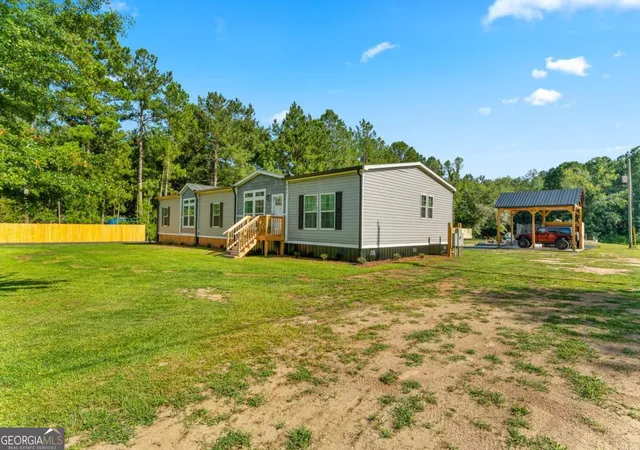 Photo 3 of Manufactured home for sale at 302 Middleton Rd, Guyton, GA 31312 | MLS# 10804213 | Listing updated on 2026-07-30