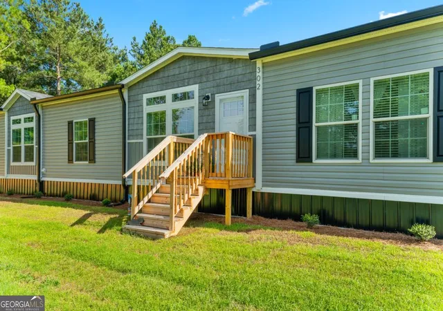 Photo 3 of Manufactured home for sale at 302 Middleton Rd, Guyton, GA 31312 | MLS# 10804213 | Listing updated on 2026-07-30