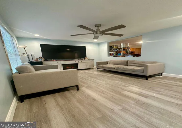 Photo 2 of Single family home for sale at 172 Scarsdale Dr, Riverdale, GA 30274 | MLS# 10461806 | Listing updated on 2026-04-10
