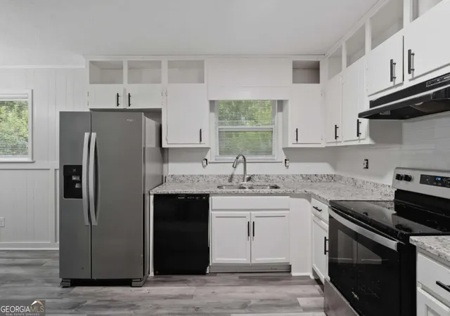 Photo 4 of Single family home for sale at 6005 Randy Ln, Ellenwood, GA 30294 | MLS# 10789112 | Listing updated on 2026-09-06