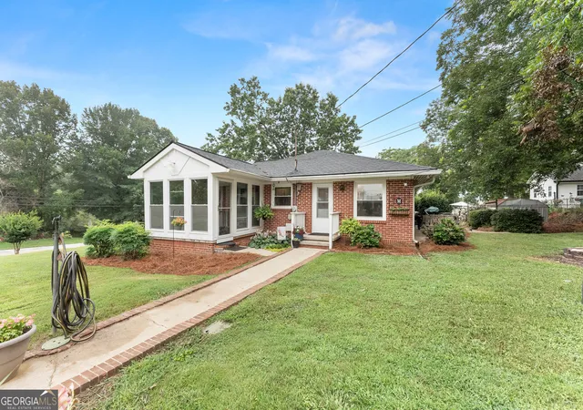 Photo 4 of Single family home for sale at 5907 Main St, Lula, GA 30554 | MLS# 10807007 | Listing updated on 2026-09-15