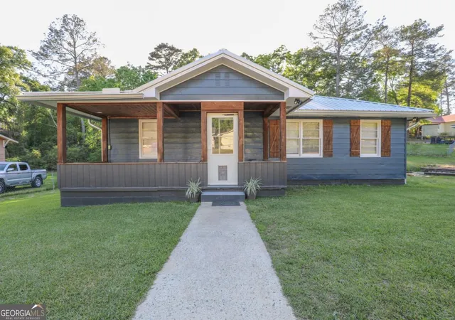 1st image of 127 Fourth St Sw, Milledgeville, GA 31061 | MLS# 10812709