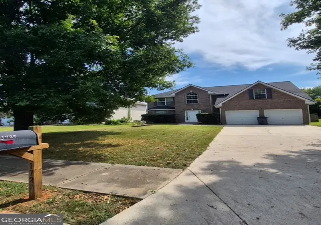 Photo 2 of Single family home for sale at 1720 Byrom Pkwy, Jonesboro, GA 30236 | MLS# 10700743 | Listing updated on 2026-06-11