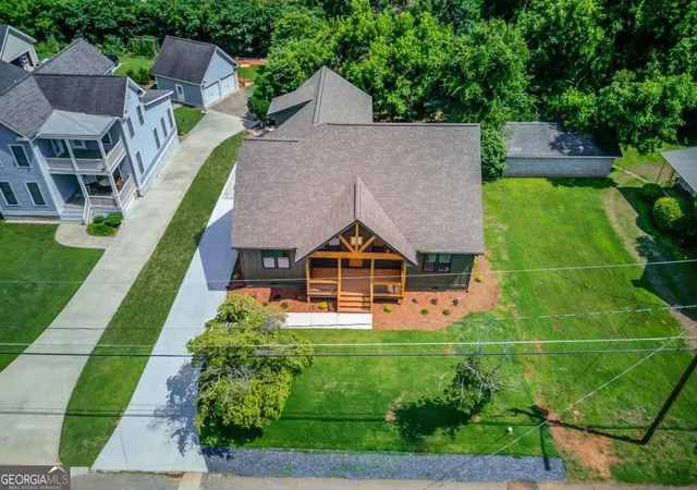 Photo 2 of Single family home for sale at 195 Elm St, Jefferson, GA 30549 | MLS# 10824860 | Listing updated on 2026-10-27