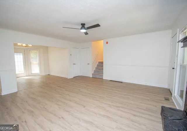 Photo 3 of Single family home for sale at 240 Hearthstone Dr W, Newnan, GA 30263 | MLS# 10822762 | Listing updated on 2026-10-12