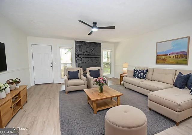 Photo 4 of Single family home for sale at 240 Hearthstone Dr W, Newnan, GA 30263 | MLS# 10822762 | Listing updated on 2026-10-12