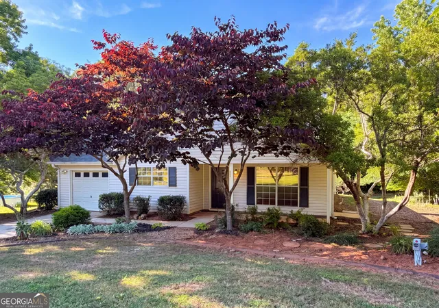2nd image of 202 Bluff Ct, Jackson, GA 30233 | MLS# 10768311
