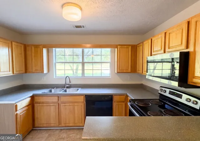 5th image of 202 Bluff Ct, Jackson, GA 30233 | MLS# 10768311