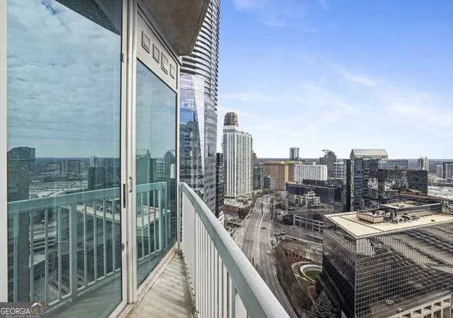 Photo 3 of Condo for sale at 3324 Peachtree Rd Ne #2301, Atlanta, GA 30326 | MLS# 10690512 | Listing updated on 2026-09-09