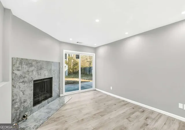 Photo 4 of Sale Pending at 4900 Bayside Ct, Stone Mountain, GA 30088 | MLS# 10692553 | Listing updated on 2026-09-11