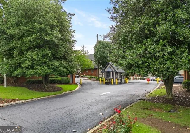 2nd image of 6851 Roswell Rd, Atlanta, GA 30328